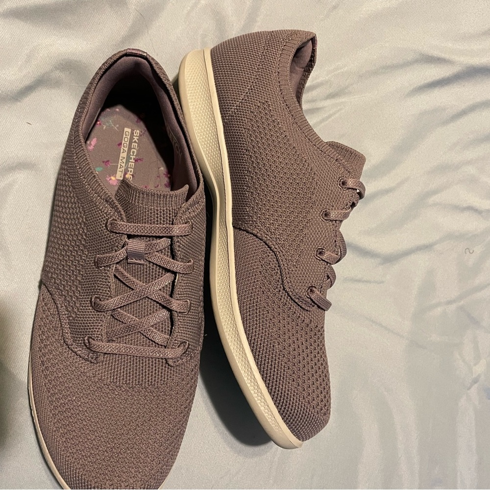 Sketchers slip on
